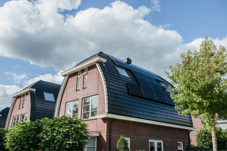 Grote nieuwe zonnepanelen-fabriek in Duitsland