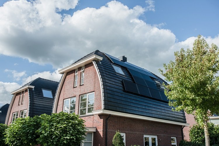 gebogen dak zonnepanelen