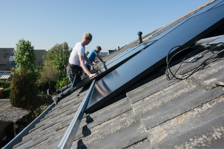 VS: Leveranciers zonnepanelen kunnen de vraag niet aan